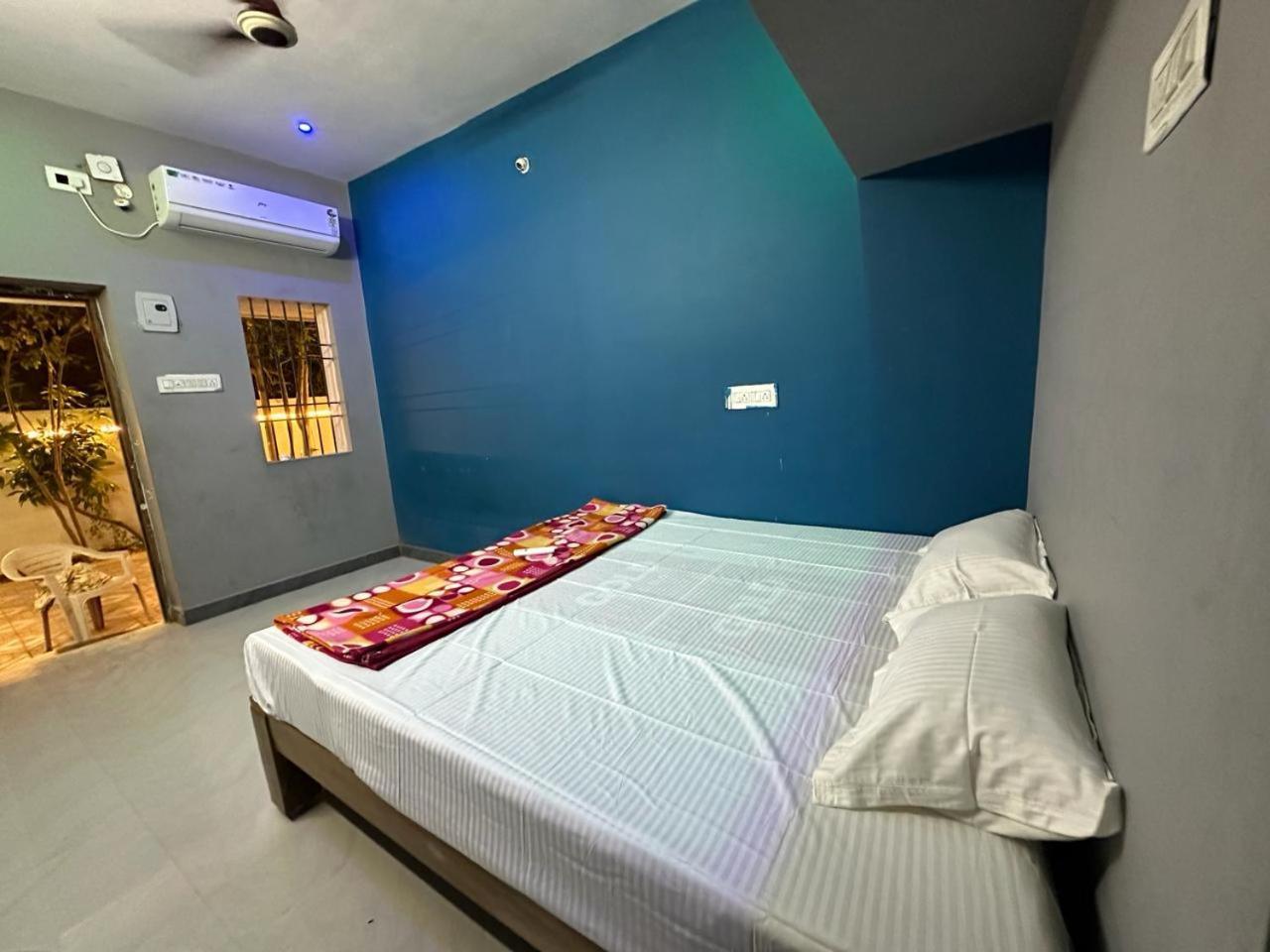 Arunachala Sashwin Guest House Tiruvannāmalai Zimmer foto